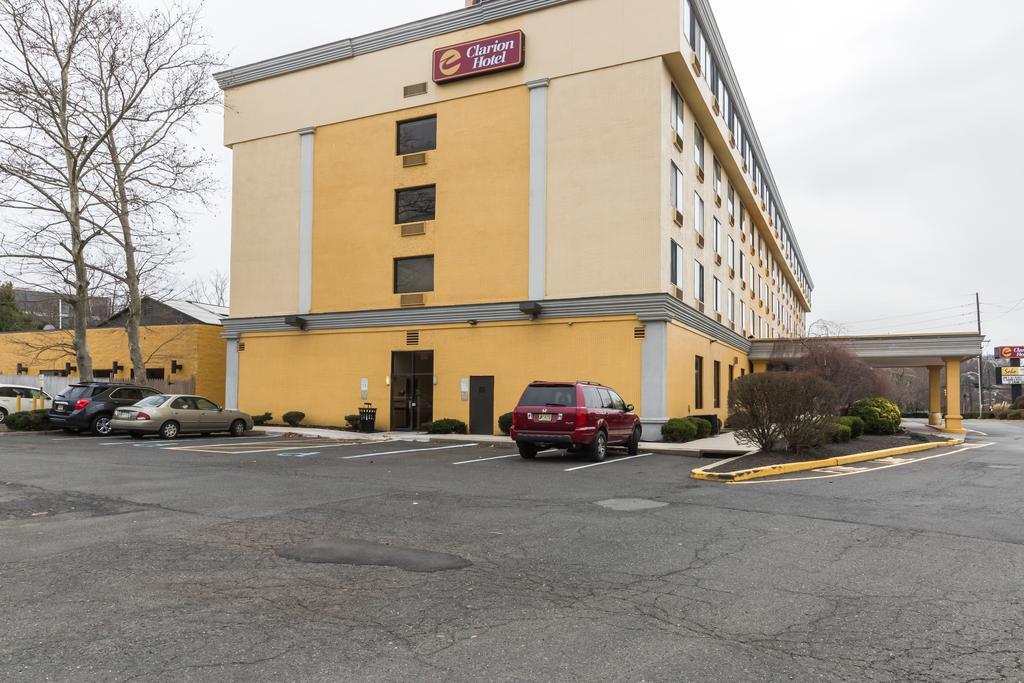 Clarion Hotel Somerset - New Brunswick Exterior photo