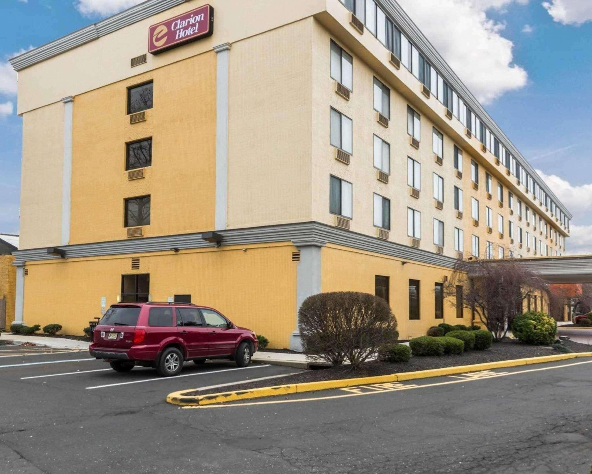 Clarion Hotel Somerset - New Brunswick Exterior photo